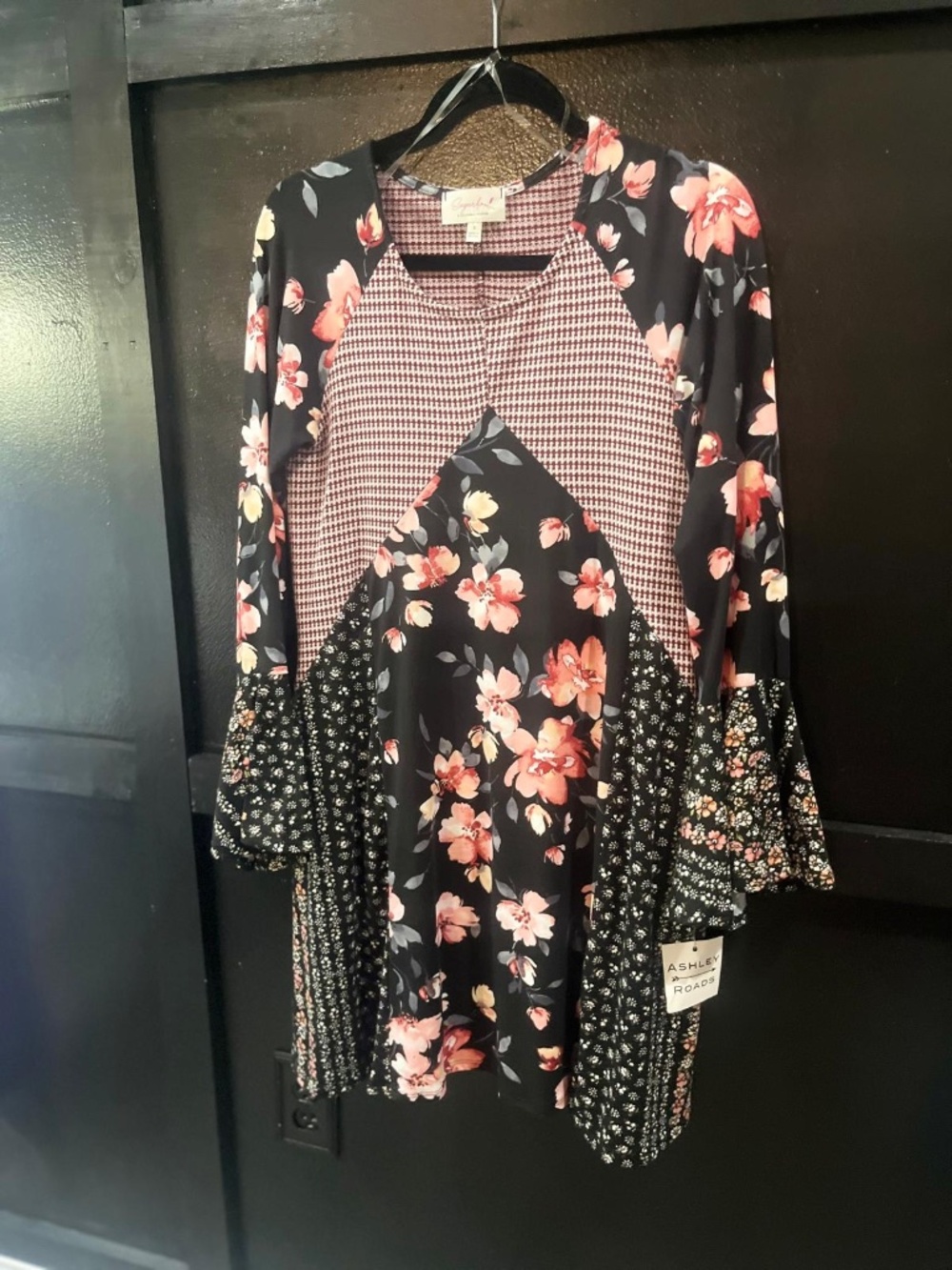 NWT | Sugarfox | Bohemian Flowy Floral Dress | Size Small - Picture 3 of 10